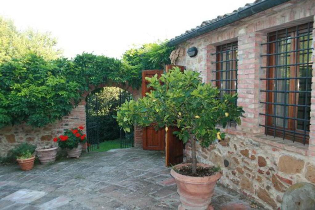 Podere Gli Oppi Toscana Villa Petroio Exterior photo